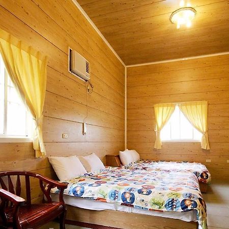 Sun Moon Lake Wild Flower Bed and Breakfast Yuchi Exteriör bild