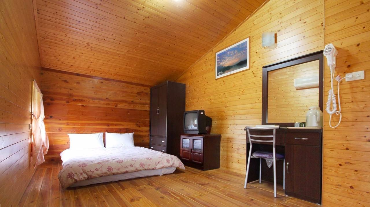 Sun Moon Lake Wild Flower Bed and Breakfast Yuchi Exteriör bild