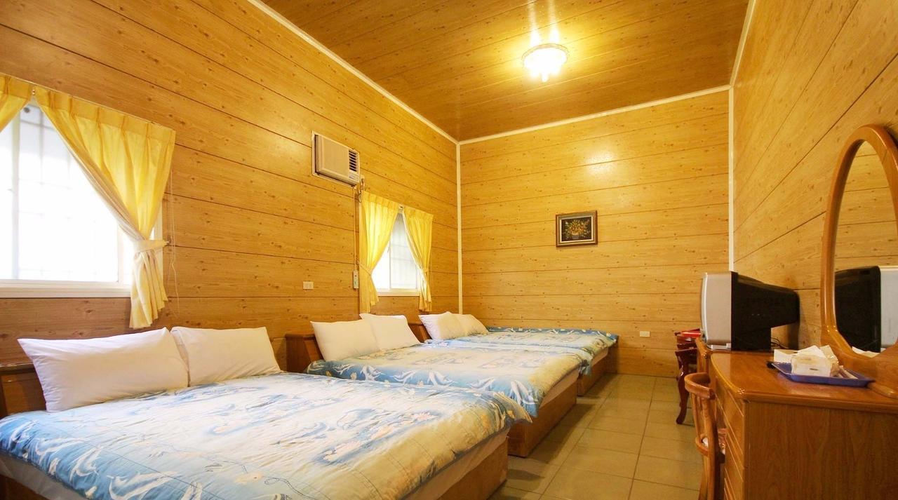 Sun Moon Lake Wild Flower Bed and Breakfast Yuchi Exteriör bild